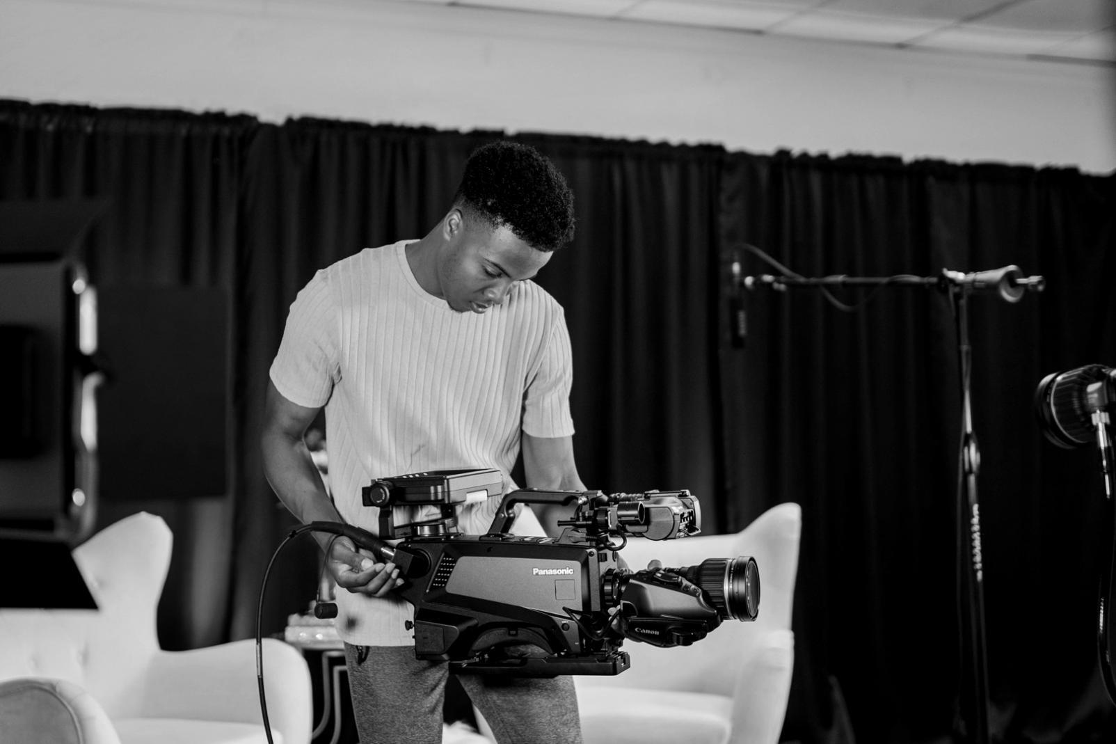 Процес навчання основам відеомонтажу